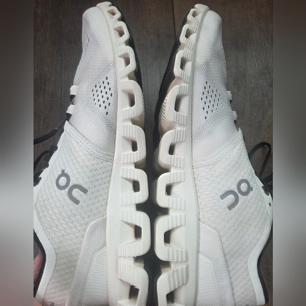 On Cloud X Women’s White and Black Running Shoes - Picture 8 of 9